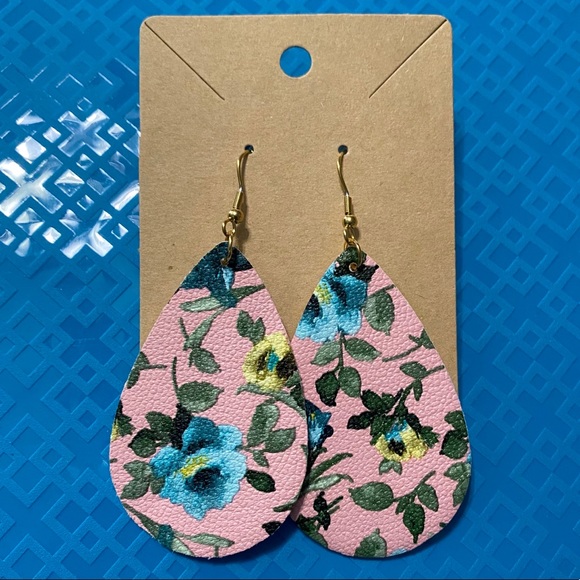 Vintage Style Pink Floral Teardrop Chic Earrings - Picture 2 of 4